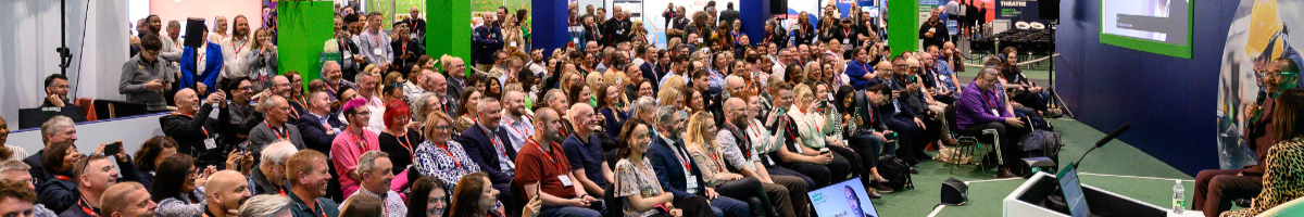 agb24-pf-crowd